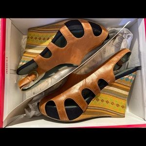 Pink Studio Leo Wedge (Tan) Anthropologie